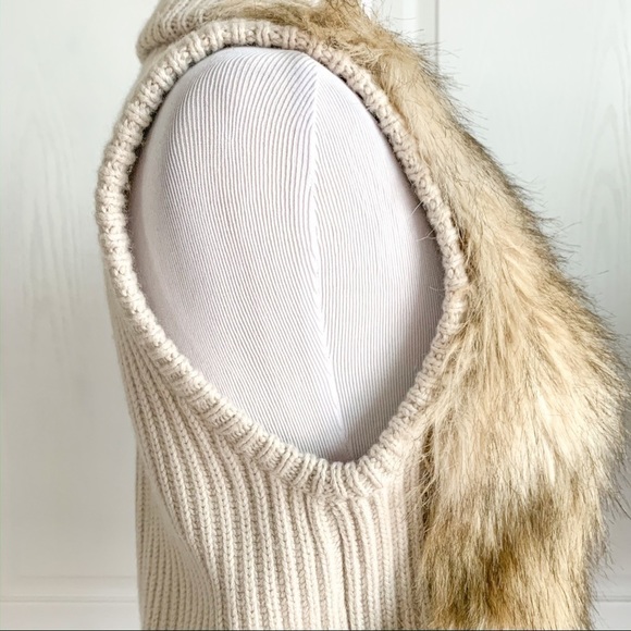 Wool Blend Ann Taylor Faux Fur Chunky Knit Button Vest - Picture 6 of 11
